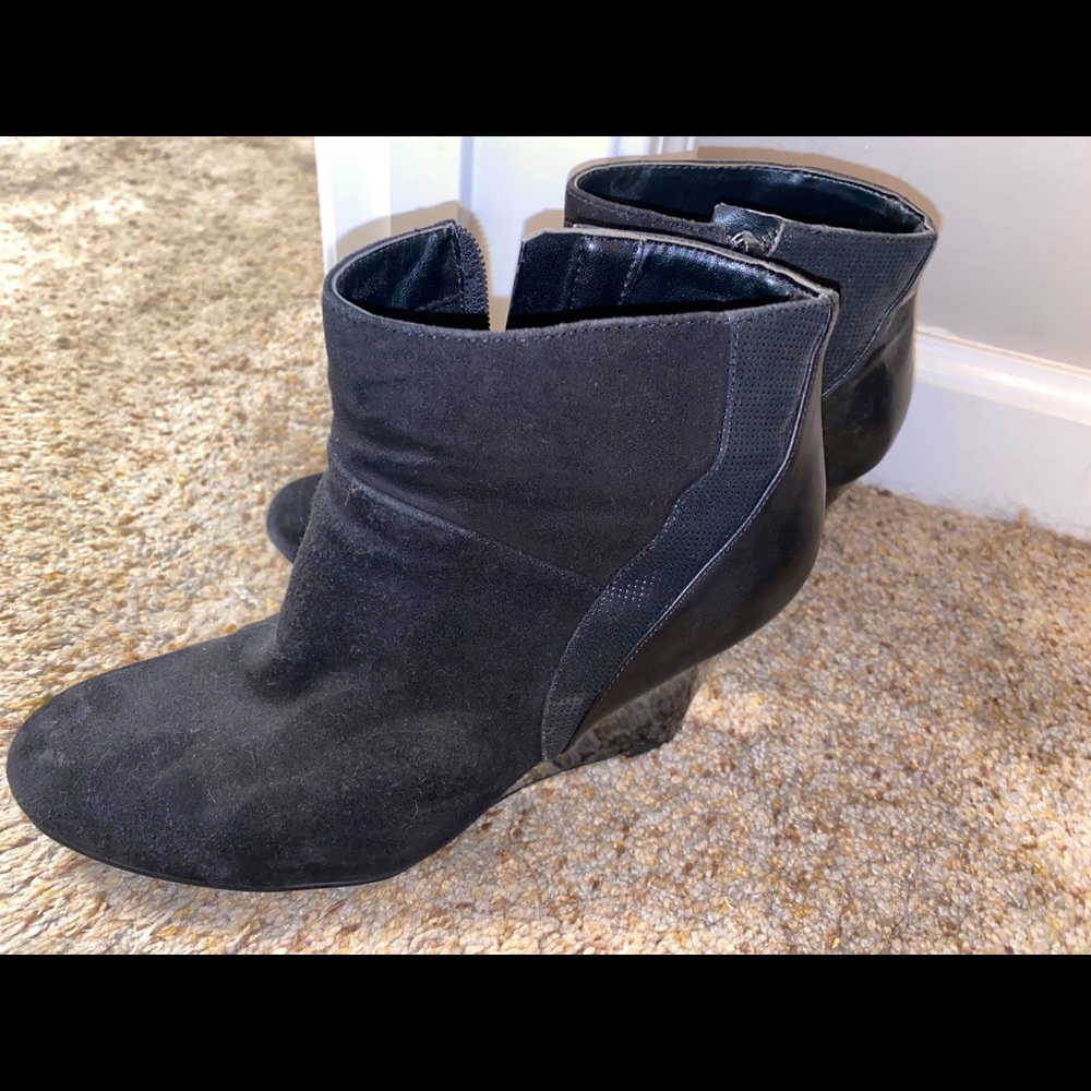 Nine West black booties